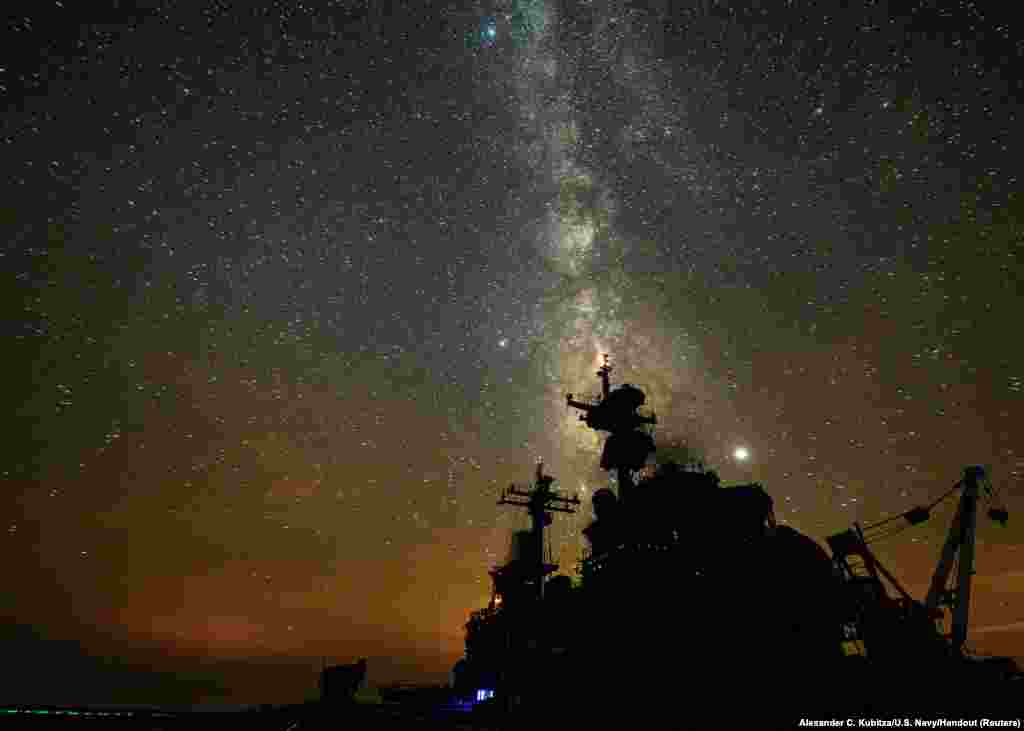 Amphibious assault ship USS Boxer (LHD 4) transits the Persian Gulf.