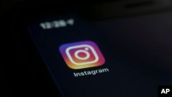 Instagram je privremeno zaustavio rad na svojoj platformi Instragram Kids (Instagram za djecu) namijenjenoj djeci mlađoj od 13 godina, kako bi razmotrio primjedbe o sadržaju i pristupu platformi.