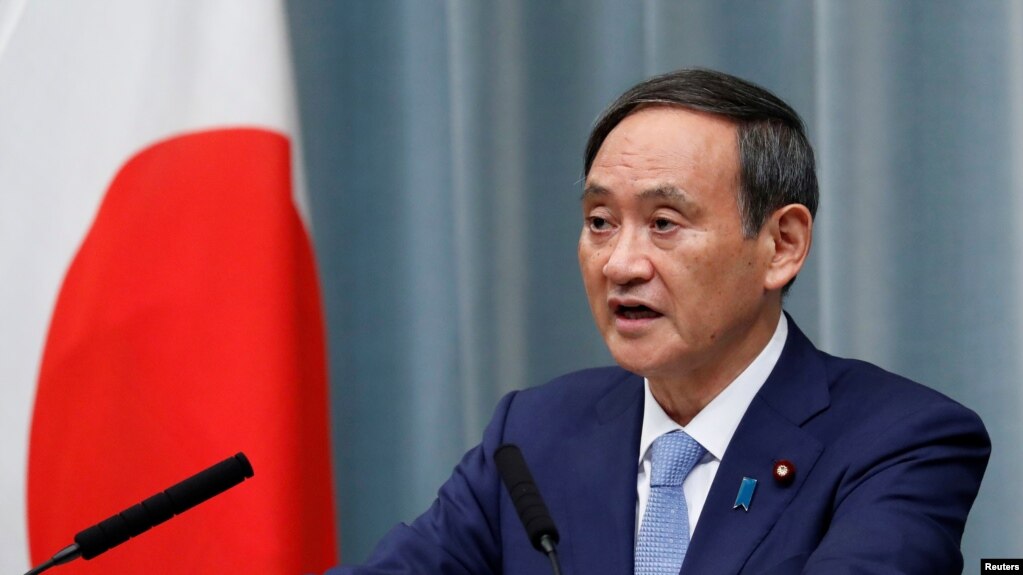 Chánh Văn phòng Nội các Nhật Yoshihide Suga phát biểu tại một cuộc họp báo sau cuộc cải tộ Nội các tại Dinh Thủ tướng Shinzo Abe ở Tokyo, Nhật Bản, ngày 11/9/2019. REUTERS/Issei Kato 