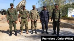 Comandante da Força Ruandesa, vice-comandante da Força da SADC, comandante do Exército de Moçambique, Cristóvão Chume, comandante da Componente Policial do Ruanda e comandante da Força Tarefa