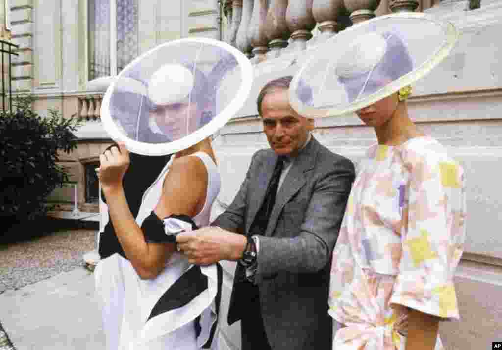 Pierre Cardin, el dise&#241;ador franc&#233;s cuyo estilo de la era espacial fue uno de los s&#237;mbolos de la moda en la d&#233;cada de 1960, falleci&#243; a los 98 a&#241;os, inform&#243; el martes 29 de diciembre la Academia de Bellas Artes de Francia. [AP]