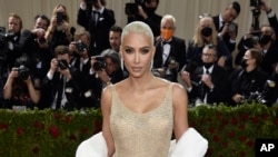 Kim Kardashian alipohudhuria MET Benefit Gala Mei 2, 2022 huko New York. (Picha na Evan Agostini/Invision/AP, Archivo)