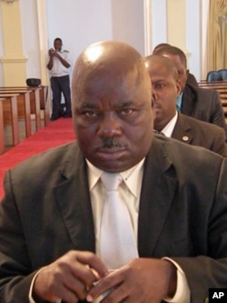 Administrador municipal do Namibe, Armando Valente