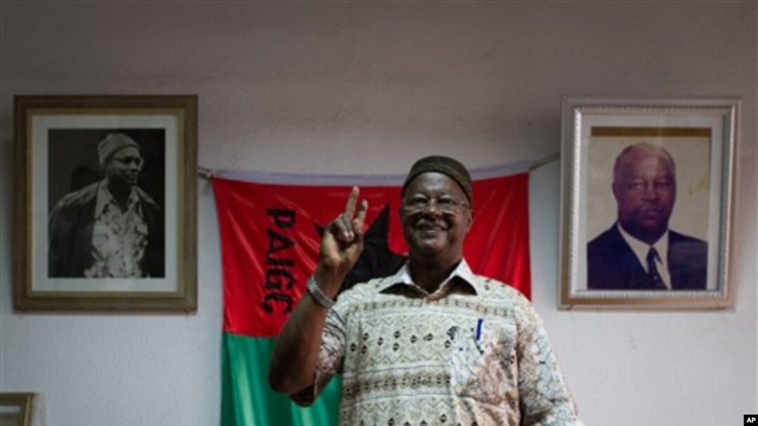 Mantan Perdana Menteri Guinea Bissau Carlos Gomes Junior (Foto: dok). Tentara Guinea-Bissau telah membebaskan Carlos Gomes dan presiden sementara Raimundo Pereira, sehari setelah ECOWAS mengatakan sedang mengirim 600 tentara ke negara itu.