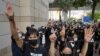 اعتراض صدها نفر به بازداشت فعالان دموکراسی‌خواه در هنگ‌کنگ
