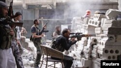 Pemberontak Suriah terlibat bentrokan dengan pasukan pemerintah di kota Aleppo, Suriah utara (11/10).