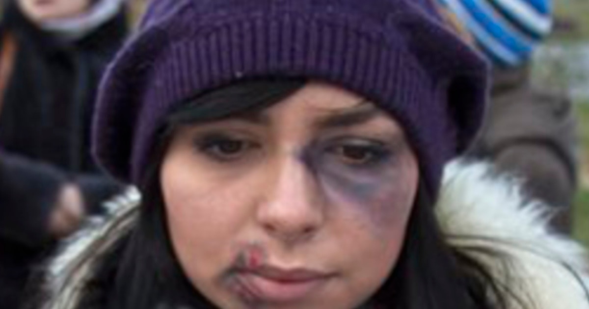 Yosh qiz bilan uy qurilishi pornosini tomosha qiling