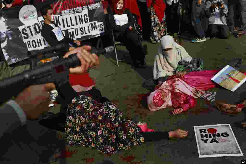 جکارتہ میں روہنگیا مسلمانوں کے حق میں نکالی جانے والی ایک ریلی میں پرتشدد واقعات کی منظر کشی کی جارہی ہے