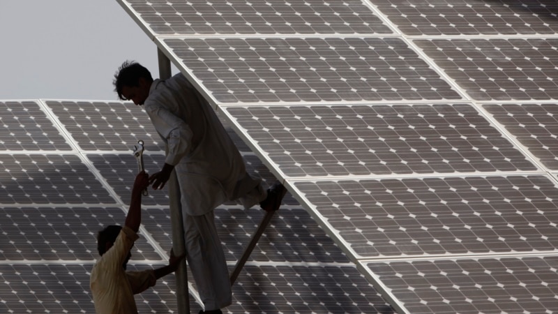 Energy-Short Pakistan Moves to Power Up Solar Manufacturing
