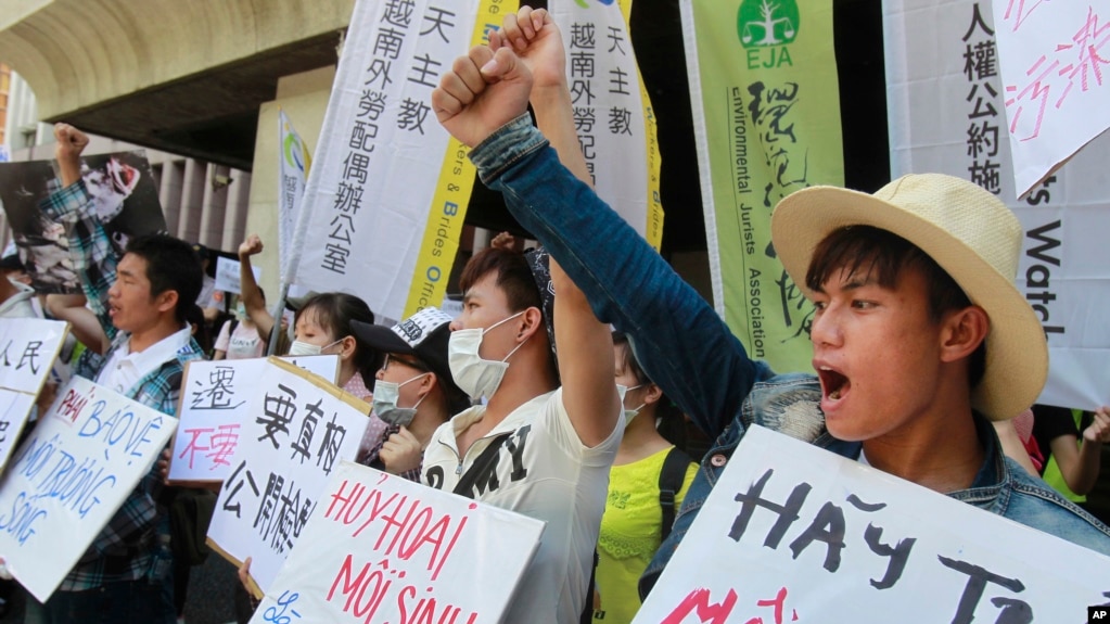 Một cuộc biểu tình phản đối Formosa xả thải xuống biển miền trung. 