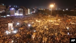 터키 이스탄불 탁심 광장에서는 3일 밤에도 대규모 반정부 시위가 벌어졌다.