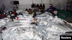 Центр временного содержания мигрантов в Донне, штат Техас, 17 марта 2021 г. (фото Агентства таможенного и пограничного контроля США) 