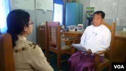 ချင်းပြည်နယ် ဝန်ကြီးချုပ်နဲ့ ဗွီအိုအေမြန်မာပိုင်း အယ်ဒီတာ ဒေါ်ခင်စိုးဝင်း သီးသန့်တွေ့ဆုံမေးမြန်းခန်း။