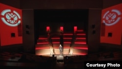 Сцена из спектакля «Выбор героя»