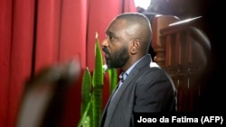 José Filomeno dos Santos, filho do antigo Presidente de Angola, José Eduardo dos Santos, em tribunal,bDezembro de 2019