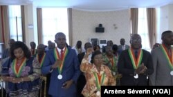 Les élus locaux de Brazzaville appellent à la démission du maire de la ville, le 25 février 2020. (VOA/Arsène Séverin)