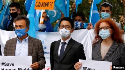 流亡海外港人过春节触景生情前港督彭定康贺新年为之打气