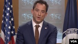 Juru bicara Deplu AS, Robert Palladino memberikan keterangan kepada media di Washington DC (foto: dok). 