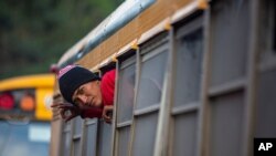 Un inmigrante hondureño que fue devuelto por las autoridades de Guatemala cuando intentaba llegar en una caravana a Estados Unidos, el 20 de enero de 2020.