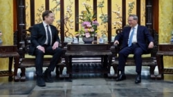 特斯拉首席执行官埃隆·马斯克（Elon Musk）2024年4月28日在北京与中国总理李强举行会晤。