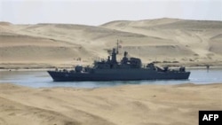 Dy anije iraniane hyjnë në Kanalin e Suezit gjatë një udhëtimi në Mesdhe