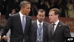 Барак Обама и Дмитрий Медведев на саммите АТЭС. Гавайи, 13 ноября 2011