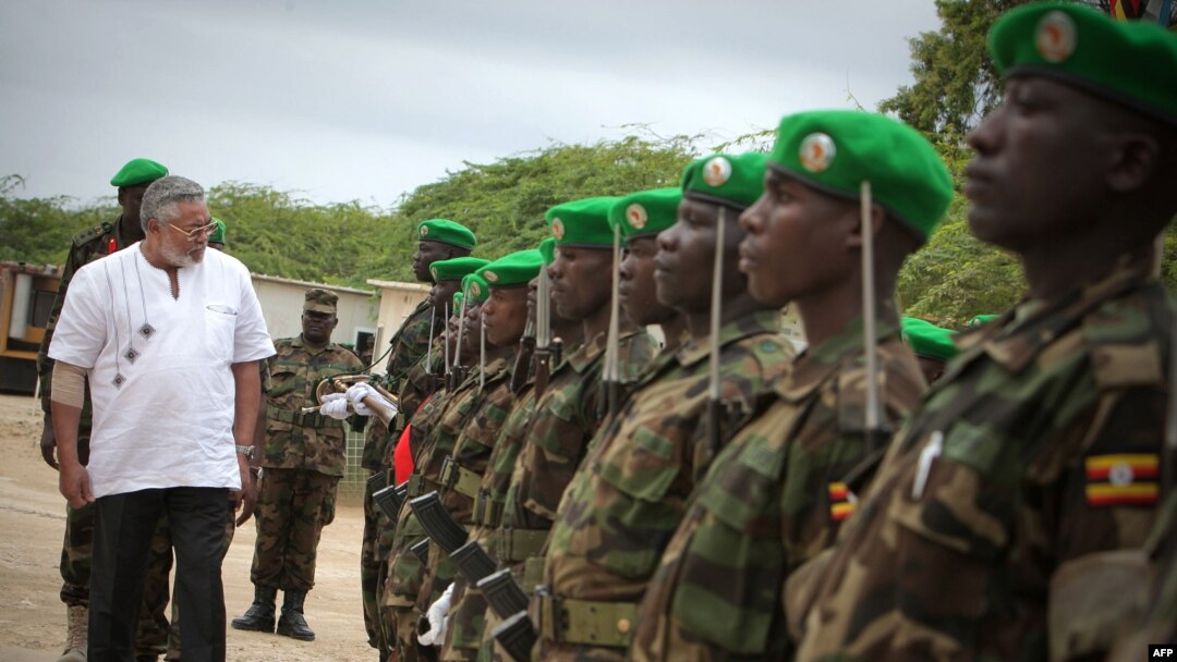 Jerry Rawlings intumwa ya ONU muri Somaliya ariko agendera inteko za Uganda zo muri AMISOM i Mogadishu, mu 2011