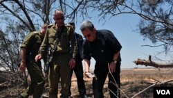 Bộ trưởng Quốc phòng Israel Ehud Barak đến thăm khu vực biên giới phía nam, ngày 6/8/2012 