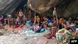 ျမန္မာစစ္တပ္ရဲ႕ ေလေၾကာင္းတုိက္ခုိက္မႈေၾကာင့္ ထြက္ေျပး တိမ္းေရွာင္ေနတဲ့ ကရင္ ဒုကၡသည္မ်ား။ (မတ္ ၂၉၊ ၂၀၂၁)