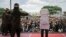 <p>به دو مردی که در اندونزی رابطه جنسی داشتند، تازیانه زده می شود.</p>
