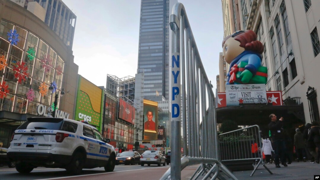 Crowd barriers are in place around Macy's as preparations continue for the Macy's Thanksgiving Day Parade in New York, Nov. 23, 2016. More than 80 New York City sanitation trucks filled with sand will be used along the route to create a physical barrier to would-be terrorist attackers.