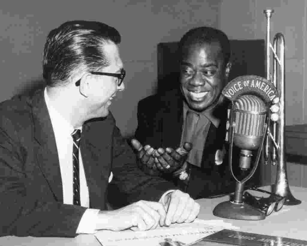 Willis Conover with jazz great Louis Armstrong.