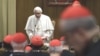 Đức Giáo Hoàng gặp các hồng y về vụ tai tiếng tài chính