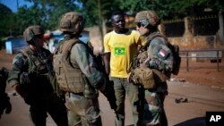 Des militaires de l'opération Sangaris à Bangui, le 1er juin 2014. (AP Photo/Jerome Delay)