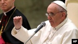 El Papa Francisco dijo que le gustaría ver “una iglesia pobre y para los pobres”.