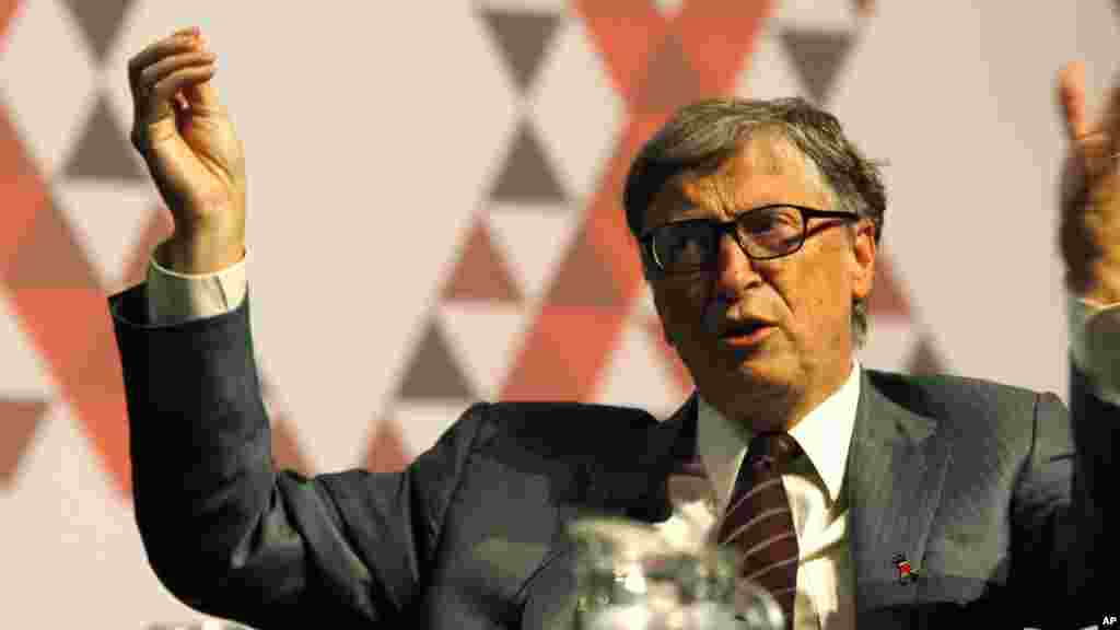 Le fondateur de Microsoft, Bill Gates, parle au public lors de la 21e Conférence internationale sur le sida à Durban, le 20 juillet 2016.
