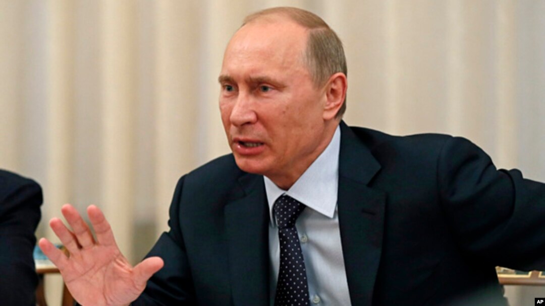 Presiden Rusia Vladimir Putin memperingatkan Barat supaya berhati-hati dalam mempersenjatai pemberontak Suriah (foto: dok).
