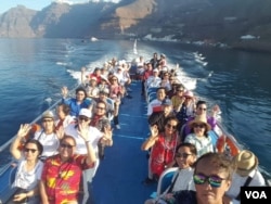 ສະ​ບາຍ​ດີ​ທຸກໆ​ທ່ານ ຈາກ​ທະ​ເລ​ເມ​ດີ​ເຕ​ຣາ​ເນ