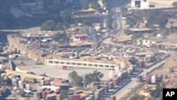 د پولې دواړو غاړو ته هغه په زرګونو افغانان بند پاتي شوي دي چې د سفرکاغذونه نه لري