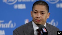 Tyronn Lue, enraineur des Cleveland Cavaliers