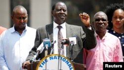 Raila Odinga ageza ijambo ku banywanyi biwe