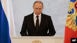 3일 블라디미르 푸틴 러시아 대통령이 크렘린 궁에서 연례 국정연설을 하고 있다.