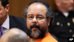 Ariel Castro habría muerto accidentalmente cuando buscaba auto-satisfacerse sexualmente.