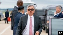 지난 2018년 7월 마이크 폼페오 미국 국무장관의 북한 방문에 동행한 앤드루 김 미 중앙정보국(CIA) 코리아미션센터장이 평양 순안공항에 도착했다.