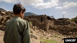 زلزله ځپلی ماشوم