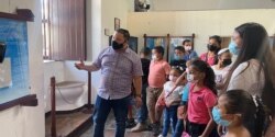 Noel Ulloa trabaja como bibliotecario en el Museo Rubén Darío, en León, Nicaragua. Foto Houston Castillo, VOA.