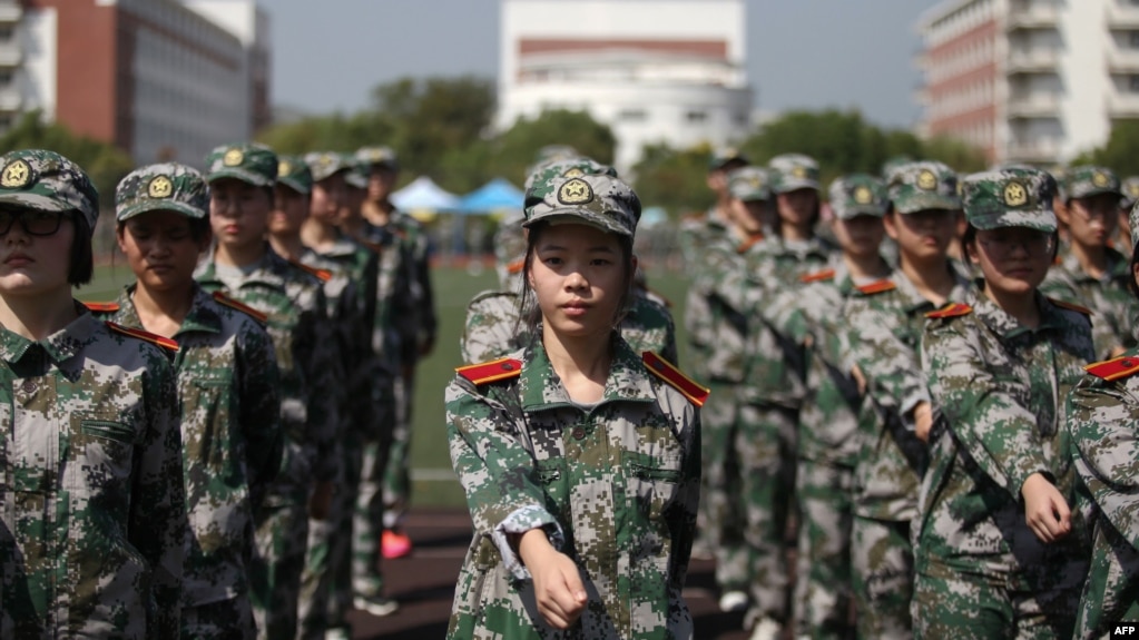 中国女性权益观察：中国一所大学的女生安全攻略引发网友热议