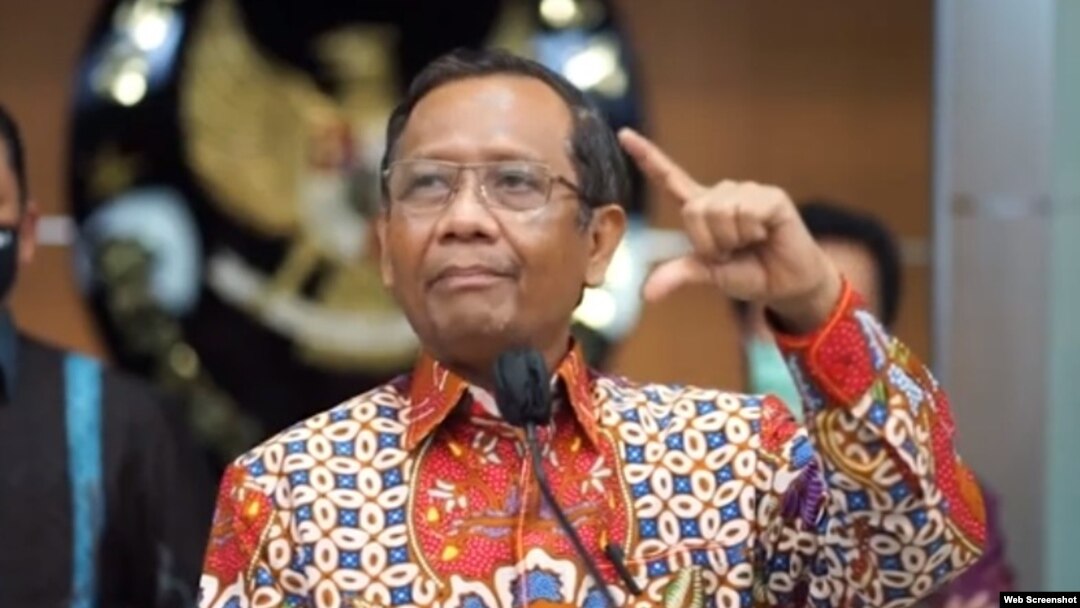Menko Polhukam Mahfud MD saat memberikan keterangan soal Benny Wenda di Jakarta, Kamis, 3 Desember 2020. (Foto: VOA/Sasmito)