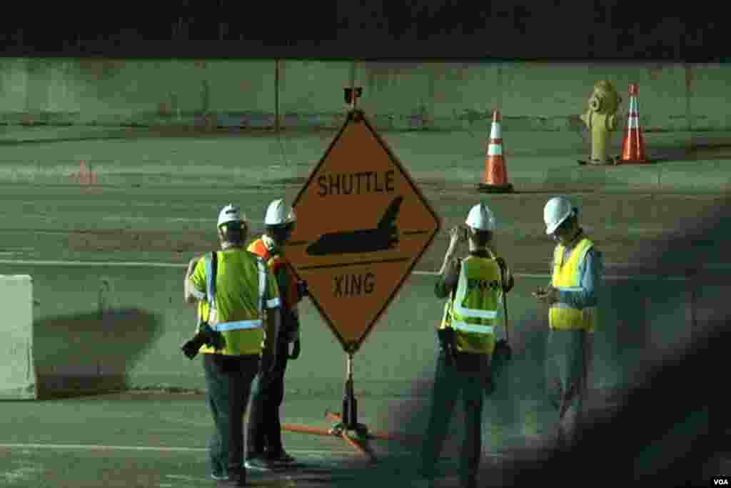 罕见的“此处有航天飞机通过”交通标志