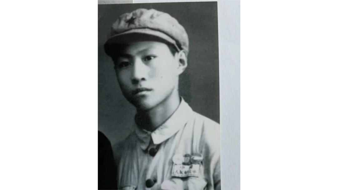 王西麟在军乐团开始学习音乐。（摄于1952年，王西麟提供照片）